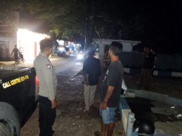 Patroli KRYD Malam Hari, Bhabinkamtibmas Polsek Ciawigebang Sampaikan Imbauan Kamtibmas Jelang Tahun Baru Islam 1448 H di Pangkalan