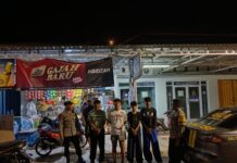 Polsek Jalaksana Perkuat Sinergi Lewat Patroli Dialogis Malam Hari