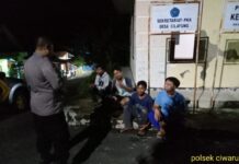 Aipda Ahmad Ramdan Sambangi Warga dan Berikan Imbauan Kamtibmas di Desa Cilayung
