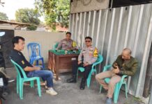 Bhabinkamtibmas Polsek Ciawigebang Ajak Warga Bersama Jaga Keamanan Lingkungan Saat Patroli KRYD Siang Hari di Desa Ciawigebang