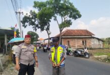 Bhabinkamtibmas Kapandayan Hadir Berikan Pengamanan pada Tasyakur Khotmil Qur’an di Desa Kapandayan
