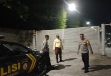 Bhabinkamtibmas Polsek Ciawigebang Tingkatkan Patroli KRYD Malam Hari, Satpam Gudang Wings Jadi Sasaran Sambang