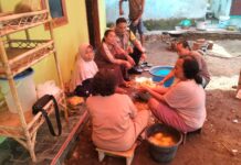Melalui Sambang Kamtibmas, Bhabinkamtibmas Desa Kapandayan Ajak Ibu-Ibu Warga Binaan Ciptakan Lingkungan Aman Jelang Hari Bhayangkara ke-80