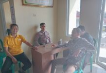 Bhabinkamtibmas Desa Ciawilor Perkuat Sinergitas dengan Perangkat Desa Jelang Hari Bhayangkara ke-80