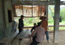 Polsek subang lakukan patroli sambangi warga, wujudkan rasa aman.