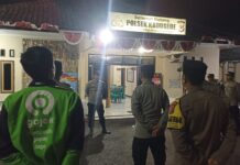 CEGAH GANGGUAN KAMTIBMAS DAN C3 PADA MALAM MINGGU, POLSEK ZONA 3 LAKSANAKAN APEL GABUNGAN, DI LANJUTKAN PATROLI WILAYAH.