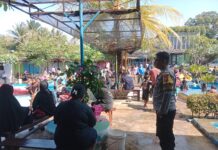 Bhabinkamtibmas Polsek Ciawigebang Hadir di Dino Waterpark Saat Patroli KRYD Siang Hari, Pastikan Keamanan Pengunjung Selama Libur Panjang Sekolah