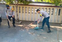 Polsek Ciawigebang Polres Kuningan Gelar Aksi Bersih-Bersih Masjid At Taqwa dalam Rangka Hari Bhayangkara ke-80