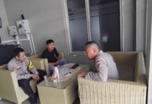 Pastikan Kelancaran Libur Qurban, Polsek Mandirancan Gelar Patroli Dialogis Sambangi Pengelola SPBU