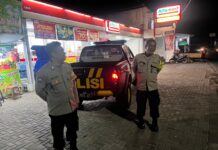 Menyisir Sudut Minimarket, Personel Polsek Mandirancan Pasang Mata Awasi Gerak-Gerik Mencurigakan