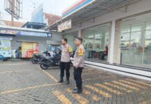 Tingkatkan Sistem Keamanan Mandiri, Jajaran Polsek Mandirancan Dorong Pengelola Swalayan Pasang Alarm Sensor