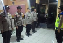 Solusi Taktis Hadapi Kejahatan Malam, Kapolsek Mandirancan Pimpin Apel Pengecekan Kesiapan Unit Patroli