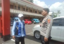 Piket Polsek Kramatmulya Laksanakan Patroli Siang, Antisipasi C3 dan Gangguan Kamtibmas Sambangi Warga Desa Kramatmulya
