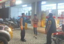 Kapolsek Kramatmulya Beserta Anggota Gelar Patroli Malam, Antisipasi C3 dan Gangguan Kamtibmas Sambangi Warga Desa Kramatmulya