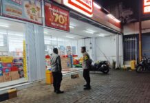 Akselerasi Program Quick Wins, Patroli KRYD Polsek Mandirancan Redam Potensi Kriminalitas di Pusat Pertokoan