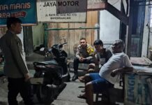 Edukasi Ketahanan Sosial Desa, Polsek Mandirancan Ajak Warga Blok Tumaritis Waspada Hoax dan Kejahatan Malam