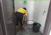 Sambut Hari Jadi dengan Aksi Nyata, Polsek Mandirancan Gelar Bakti Religi Bersihkan Masjid As-Salam Jelang HUT Bhayangkara ke-80