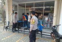 Guna Mempersempit Ruang Gerak Kriminalitas, Unit Patroli Polsek Mandirancan Gelar Razia Preventif dan Sambang Minimarket di Desa Cirea