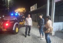 Kapolsek Beserta Anggota Polsek Kramatmulya Gelar Patroli Malam, Antisipasi C3 dan Gangguan Kamtibmas Sambangi Alfamart Jalan Baru Desa Cilaja