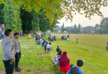Antisipasi Gesekan Antarsuporter, Unit Patroli Polsek Mandirancan Perketat Pengamanan Turnamen Sepak Bola Remako Se-Kecamatan