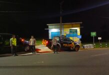 Pastikan Warga Nyenyak Beristirahat, Kapolsek Mandirancan AKP Atang Mulyana, S.E. Kawal Situasi Kamtibmas di Tapal Batas Desa Nanggela