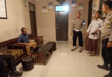 Kapolsek Pancalang Pimpin Patroli KRYD dan Patroli Dialogis di Desa Silebu pada Malam Hari, Berikan Imbauan Kamtibmas kepada Warga untuk Antisipasi C3 dan Menjaga Kondusivitas