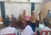 Ipda Lukman Hakim Bersama BhabinkamtibmasMonitoring Uji Kompetensi Seleksi Penjaringan Perangkat Desa Rajawetan, Pastikan Proses Berjalan Aman dan Kondusif
