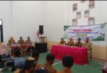 Bhabinkamtibmas Desa Sarewu Hadiri Rembuk Stunting Tingkat Desa, Sampaikan Imbauan Kamtibmas serta Edukasi Pentingnya Pola Hidup Sehat dan Lingkungan Bersih kepada Masyarakat