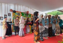 Bhabinkamtibmas Desa Sarewu Aipda Djayusman Monitoring Kegiatan Pelepasan dan Perpisahan Madrasah Diniyah SA Adatul Huda, Sampaikan Imbauan Kamtibmas dan Antisipasi C3