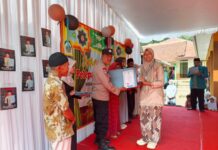Bhabinkamtibmas Desa Sarewu Monitoring Kegiatan Pelepasan dan Perpisahan Madrasah Diniyah SA Adatul Huda, Sampaikan Imbauan Kamtibmas dan Antisipasi C3