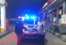 Patroli Malam Piket Polsek Kramatmulya, Antisipasi C3 dan Gangguan Kamtibmas Sambangi Karyawan SPBU Desa Cilowa
