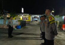 Benteng Keamanan Wilayah, Kapolsek Mandirancan AKP Atang Mulyana, S.E. Pimpin Apel KRYD Malam Demi Cegah C3 dan Geng Motor