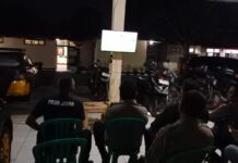Kebersamaan Polri dan Warga Terjalin Harmonis Melalui Nobar Piala Dunia 2026 di Polsek Cilimus
