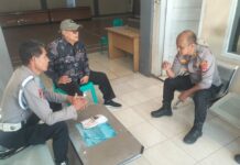 Kapolsek Ciawigebang Jalin Silaturahmi Kamtibmas dengan Kepala Desa Sukadana melalui Patroli KRYD Siang Hari