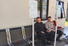 Bhabinkamtibmas Desa Sidaraja Jalin Silaturahmi Kamtibmas dengan Kepala Satpam Gudang Wings