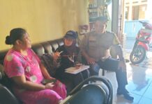 Bhabinkamtibmas Desa Kapandayan Monitoring Kegiatan Sensus BPS di Wilayah Binaan