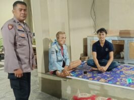 PERSONIL POLSEK SUBANG SAMBANGI WARGA SAAT PATROLI, CEGAH GANGGUAN KAMTIBMAS DAN C3.