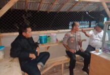 Kapolsek Ciawigebang Pimpin Patroli Malam Hari, Sampaikan Himbauan Kamtibmas kepada Warga Desa Cihirup