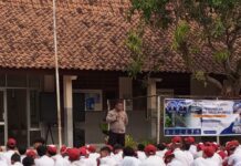 Polsek Ciawigebang Berikan Penyuluhan Kedisiplinan dan Pencegahan Kenakalan Remaja kepada Siswa Baru SMPN 5 Ciawigebang