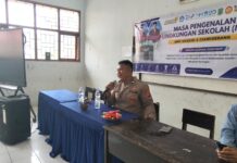 PS. Panit 1 Binmas Polsek Ciawigebang Berikan Pembinaan Disiplin dan Edukasi Hukum kepada Siswa Baru SMPN 2 Ciawigebang dalam Kegiatan MPLS