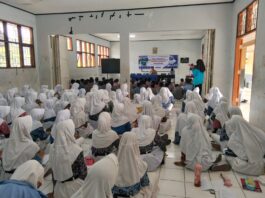 Pembinaan Sejak Dini, PS. Panit 1 Binmas Tanamkan Kesadaran Hukum kepada Siswa Baru SMPN 2 Ciawigebang