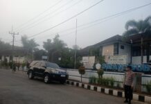 POLSEK SUBANG LAKSANAKAN PH PAGI, WUJUDKAN KEAMANAN DAN KELANCARAN ARUS LALULINTAS DI DEPAN SMAN 1 SUBANG.