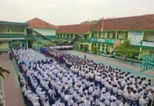 Polsek Ciawigebang Jadi Pembina Upacara Pembukaan MPLS SMK Model Patriot IV Ciawigebang, Tanamkan Disiplin dan Karakter Siswa Baru