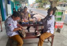 Bhabinkamtibmas Polsek Ciawigebang Bersama Perangkat Desa Kapandayan Monitoring Situasi Kamtibmas