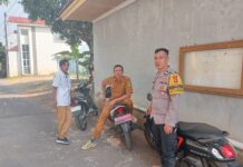 Bhabinkamtibmas Ciawilor Bersama Perangkat Desa Monitoring Situasi Kamtibmas di Wilayah Binaan