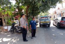 Patroli Siang Hari, Bhabinkamtibmas Polsek Ciawigebang Sambangi Warga Desa Cigarukgak