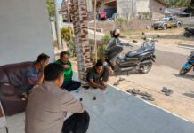 Bhabinkamtibmas Polsek Ciawigebang Perkuat Sinergi dengan Warga Desa Cigarukgak Melalui Patroli Siang Hari