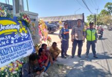 Polsek Ciawigebang Bersinergi dengan Dishub dan Linmas, Pastikan Hajatan Pernikahan di Desa Kapandayan Berjalan Aman