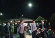 POLSEK LURAGUNG MELAKSANAKAN PATROLI MEMBERIKAN HIMBAUAN AGAR TETAP JAGA KEAMANAN