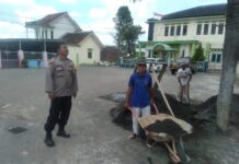 BHABINKAMTIBMAS DESA WIDARASARI POLSEK KRAMATMULYA RUTIN SAMBANGI WARGA DESA BINAAN AJAK WARGA JAGA KEAMANAN LINGKUNGAN MELALUI SAMBANG HUMANIS